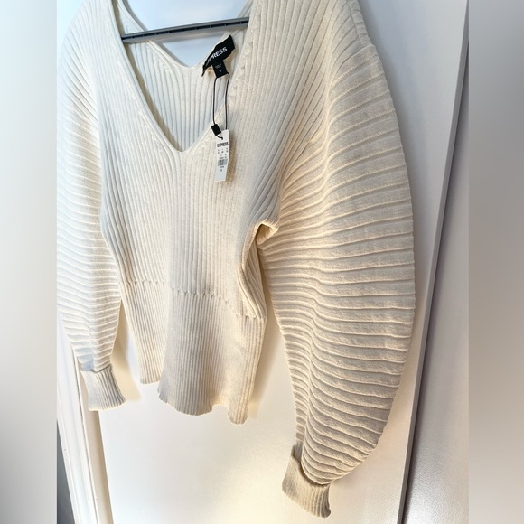 EXPRESS Balloon Sleeved Ribbed Sweater - Picture 3 of 5